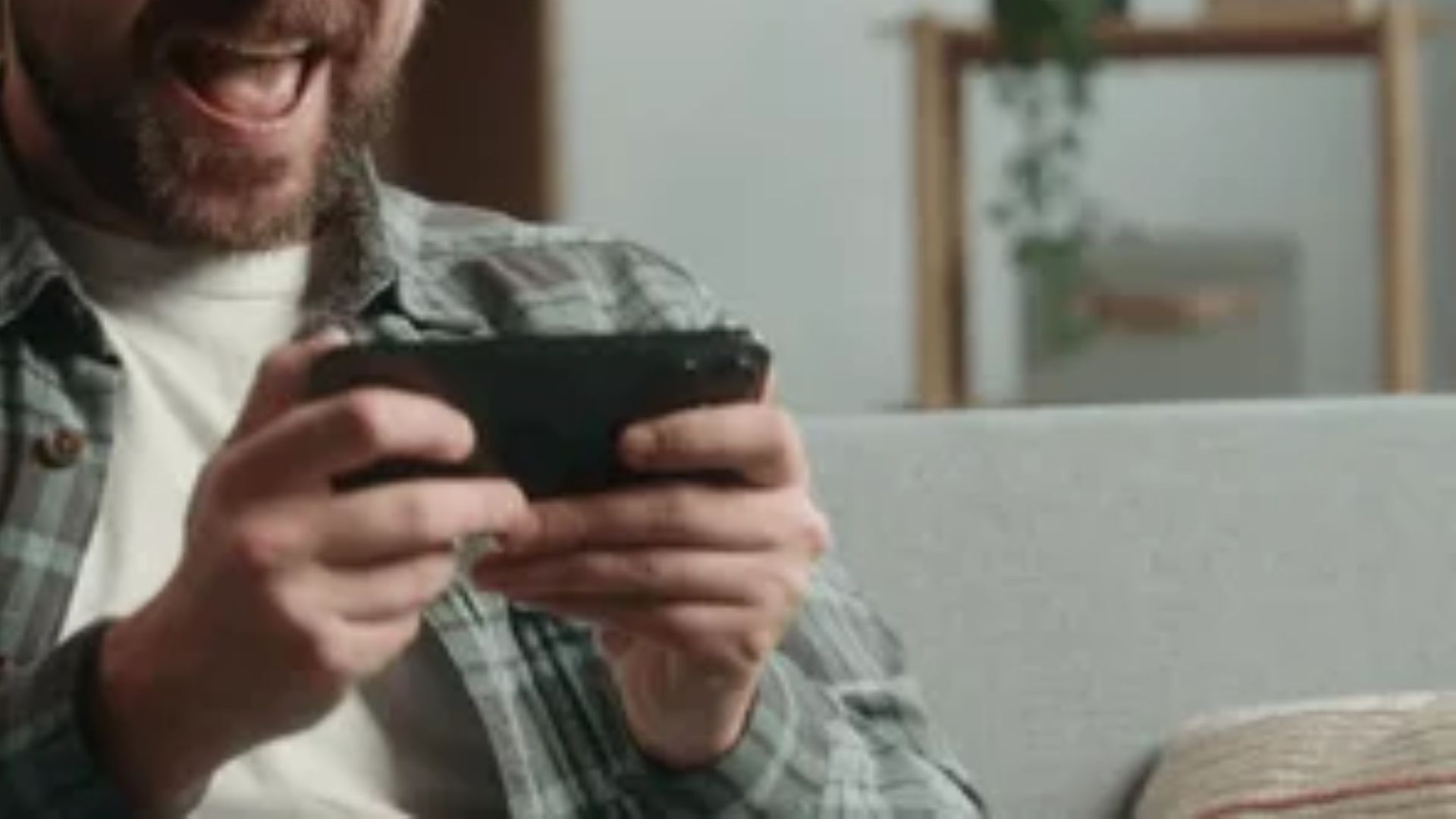 Descubra como prever obstáculos e vencer rivais no Arena Clash, jogando multiplayer com amigos, sem precisar instalar nada.